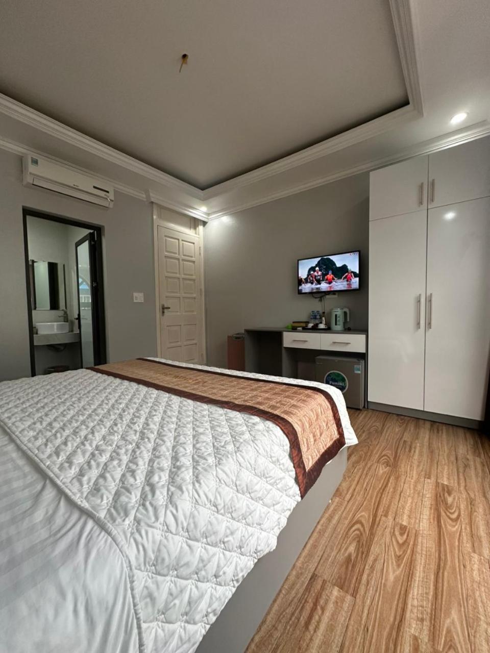 Viet Hoang Hotel Ha Long Eksteriør bilde